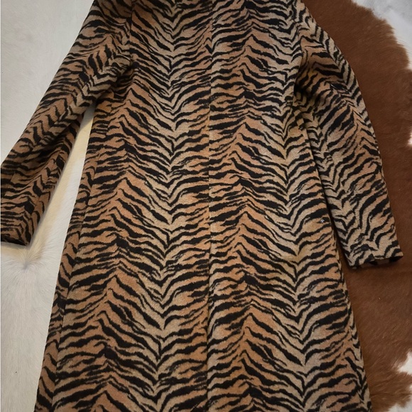 Tiger Print Coat - Picture 3 of 3